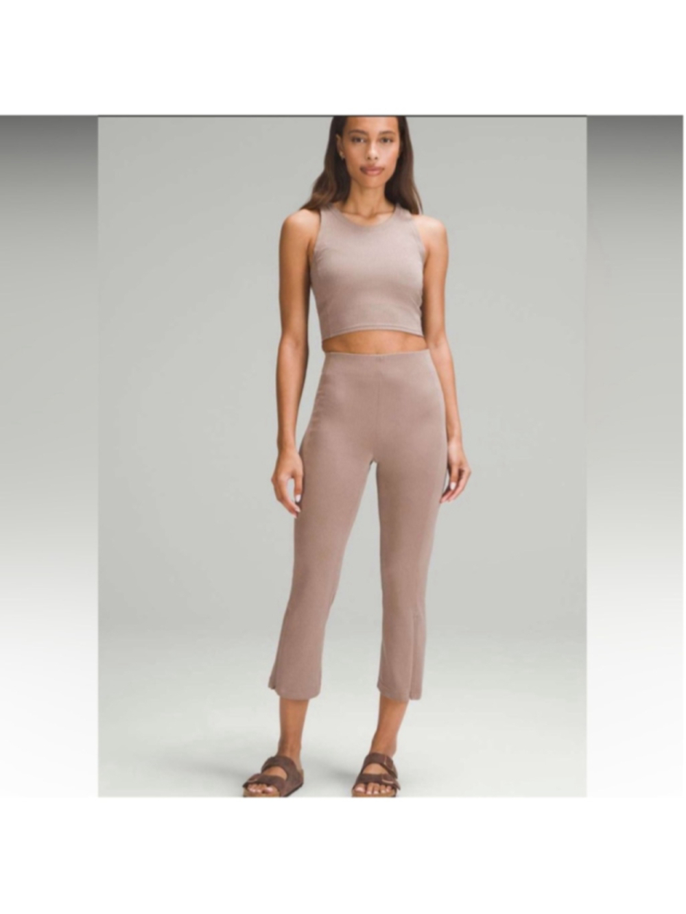Lululemon Ribbed Softstreme Zip-Leg High-Rise Cropped Pant 25"
Taupetastic sz 2